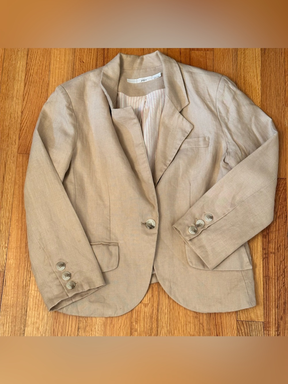 Gibson single-button linen blazer in a classic light tan/beige color Size M
